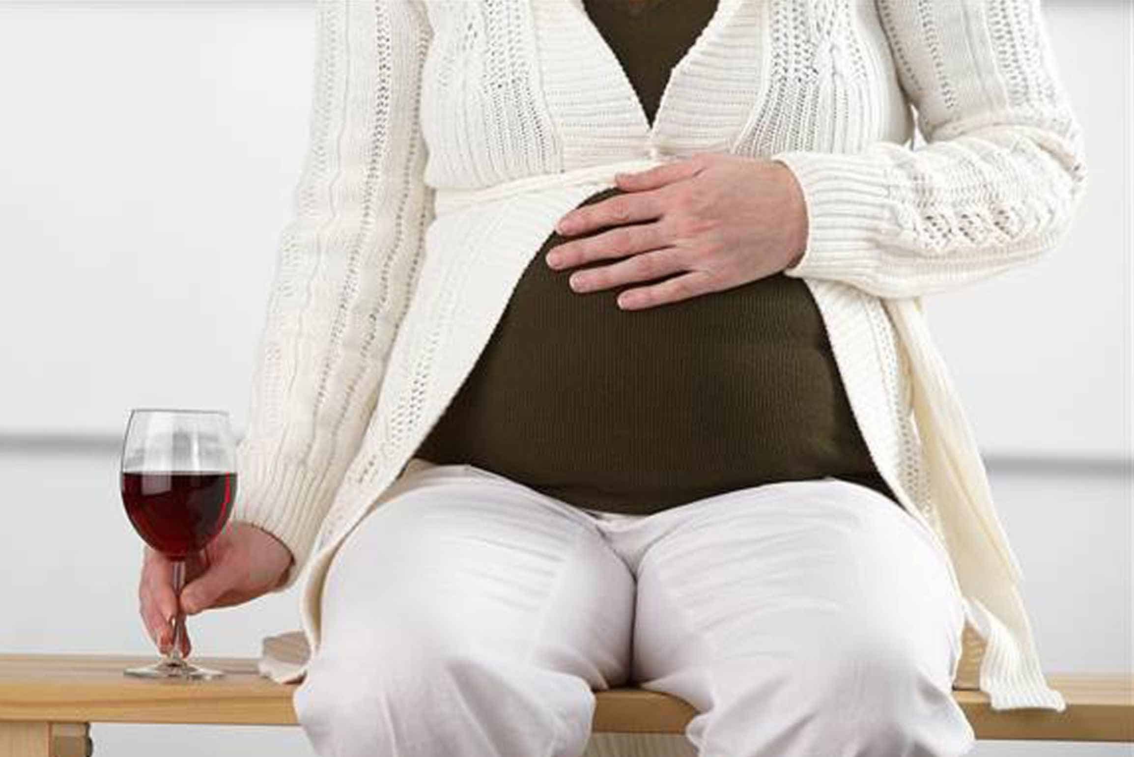 3 Possible Dangers When a Pregnant Woman Drink Wine