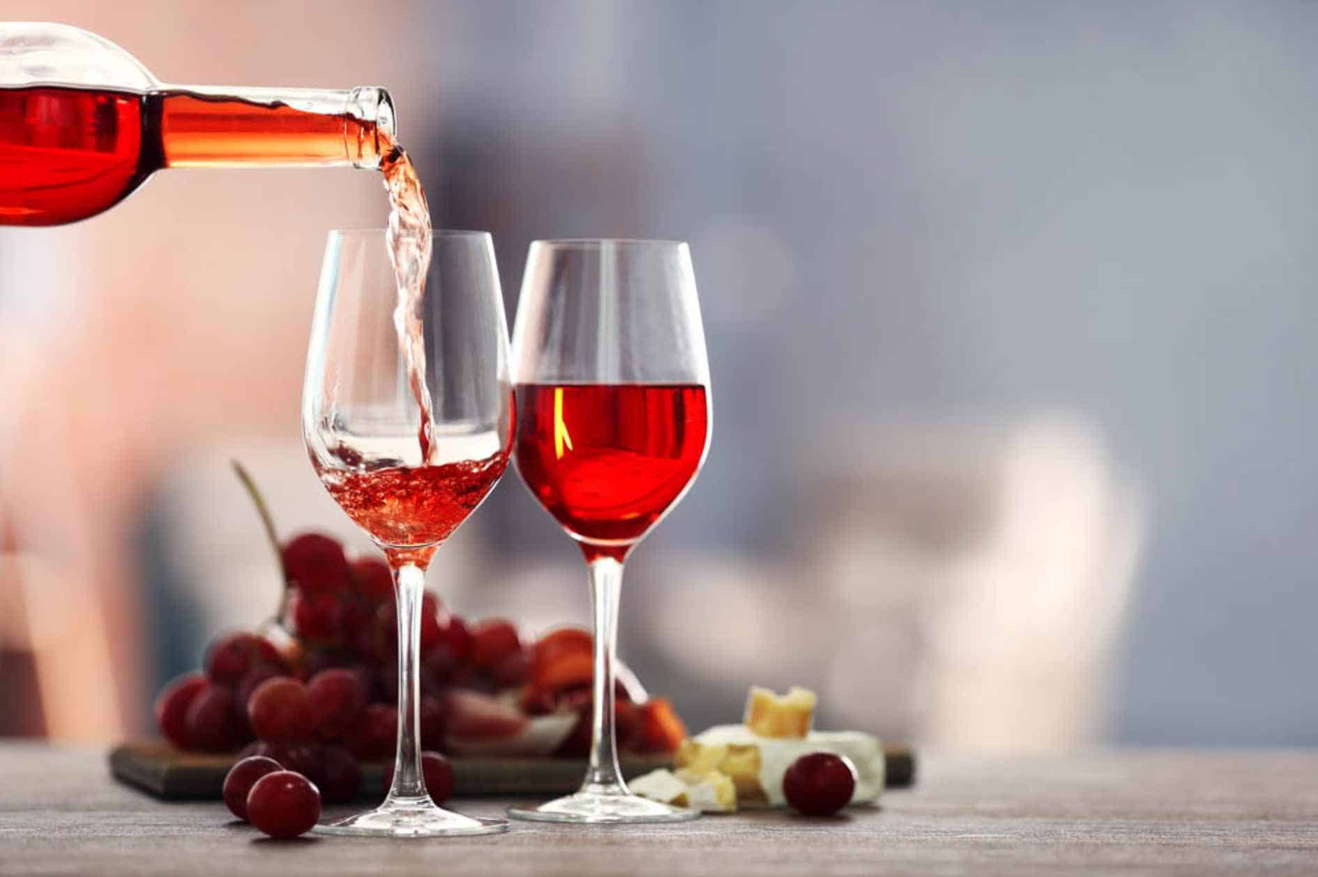 Blush Wine 101: Types, Characteristics, Benefits & Food Pairing