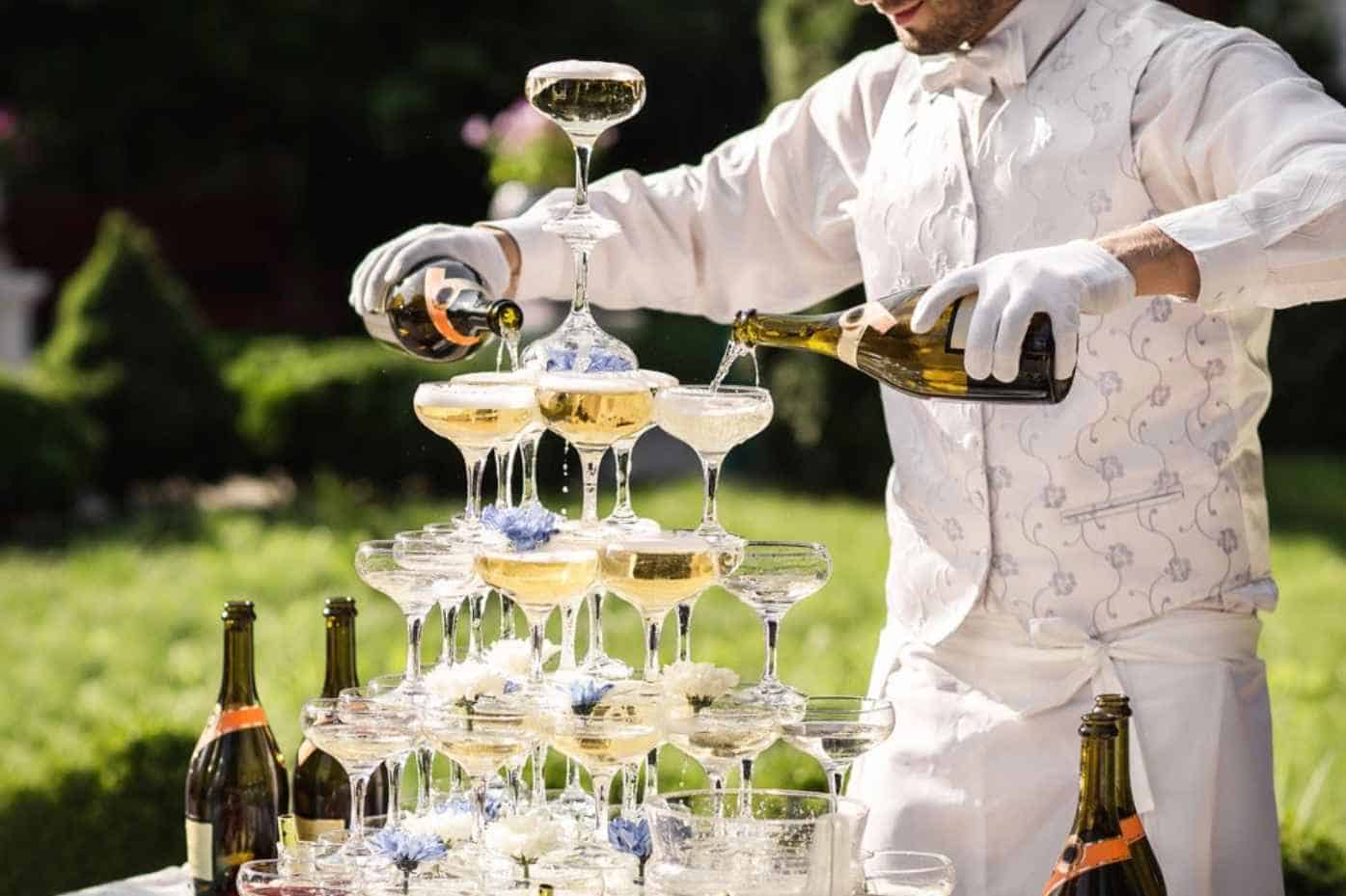 How Much Should You Spend on Buying Wine for a Wedding