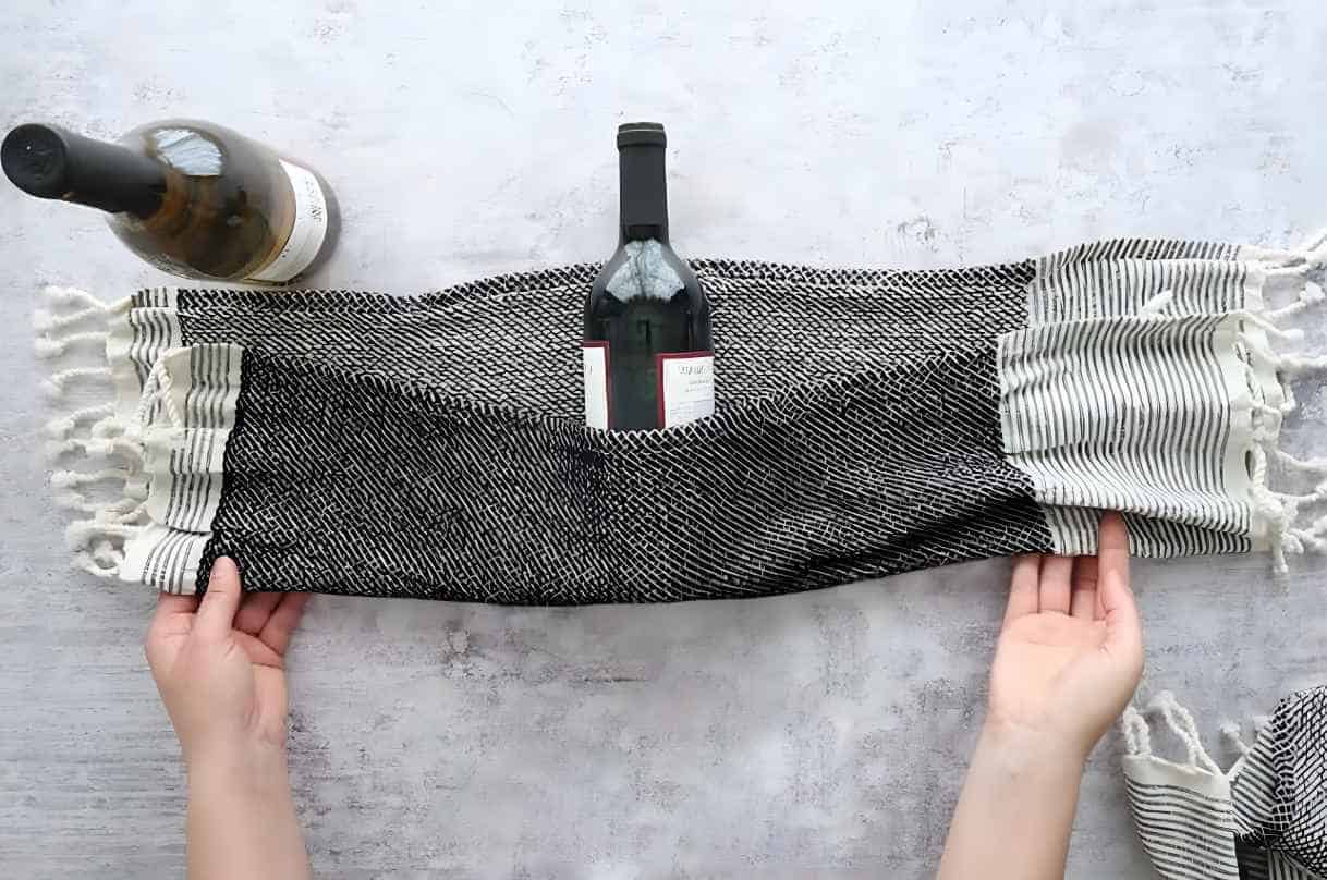 Simple yet Elegant Wine Bottle Wraps