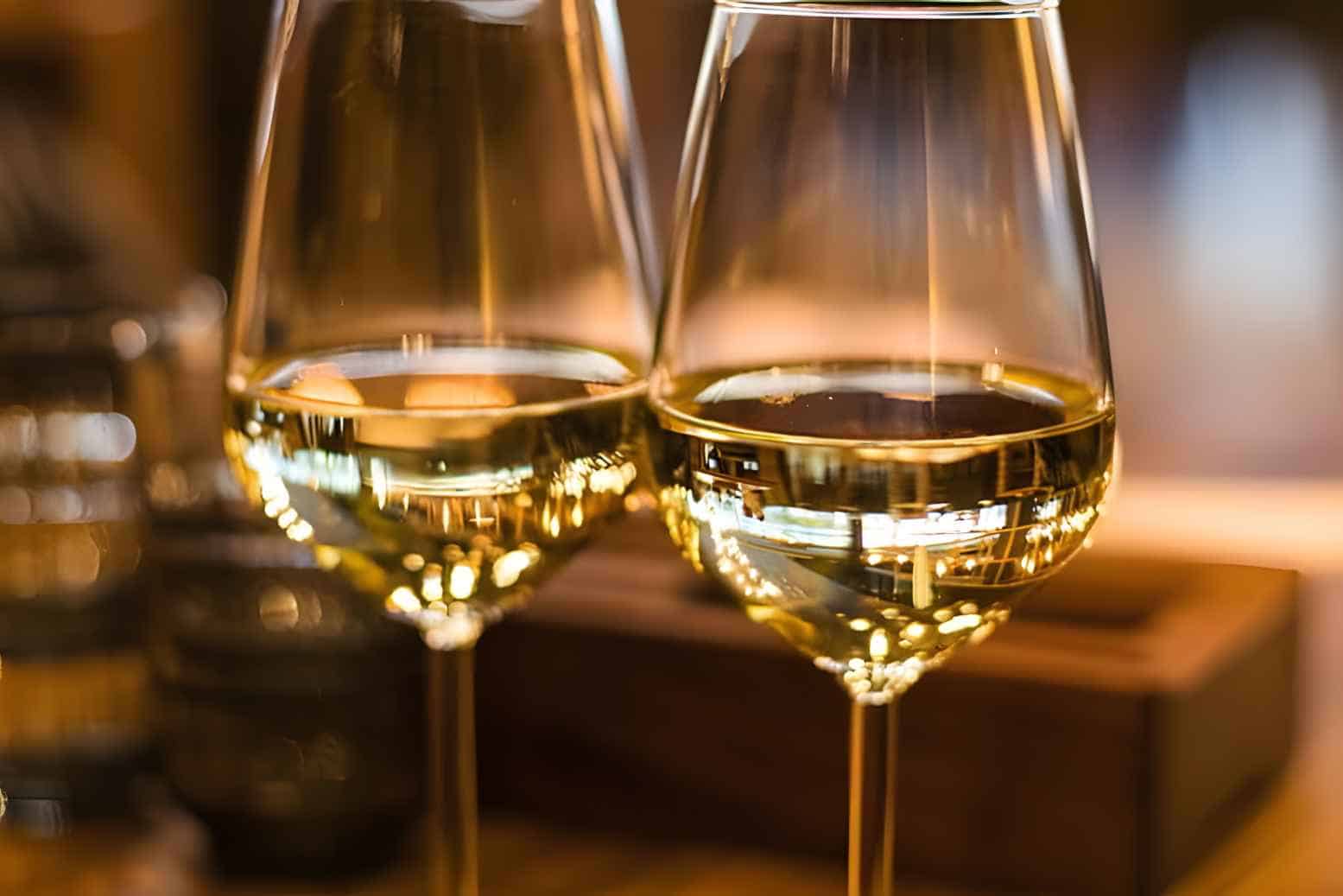 Viognier Wine Guide History, Made, Taste, Style, Food Pairing