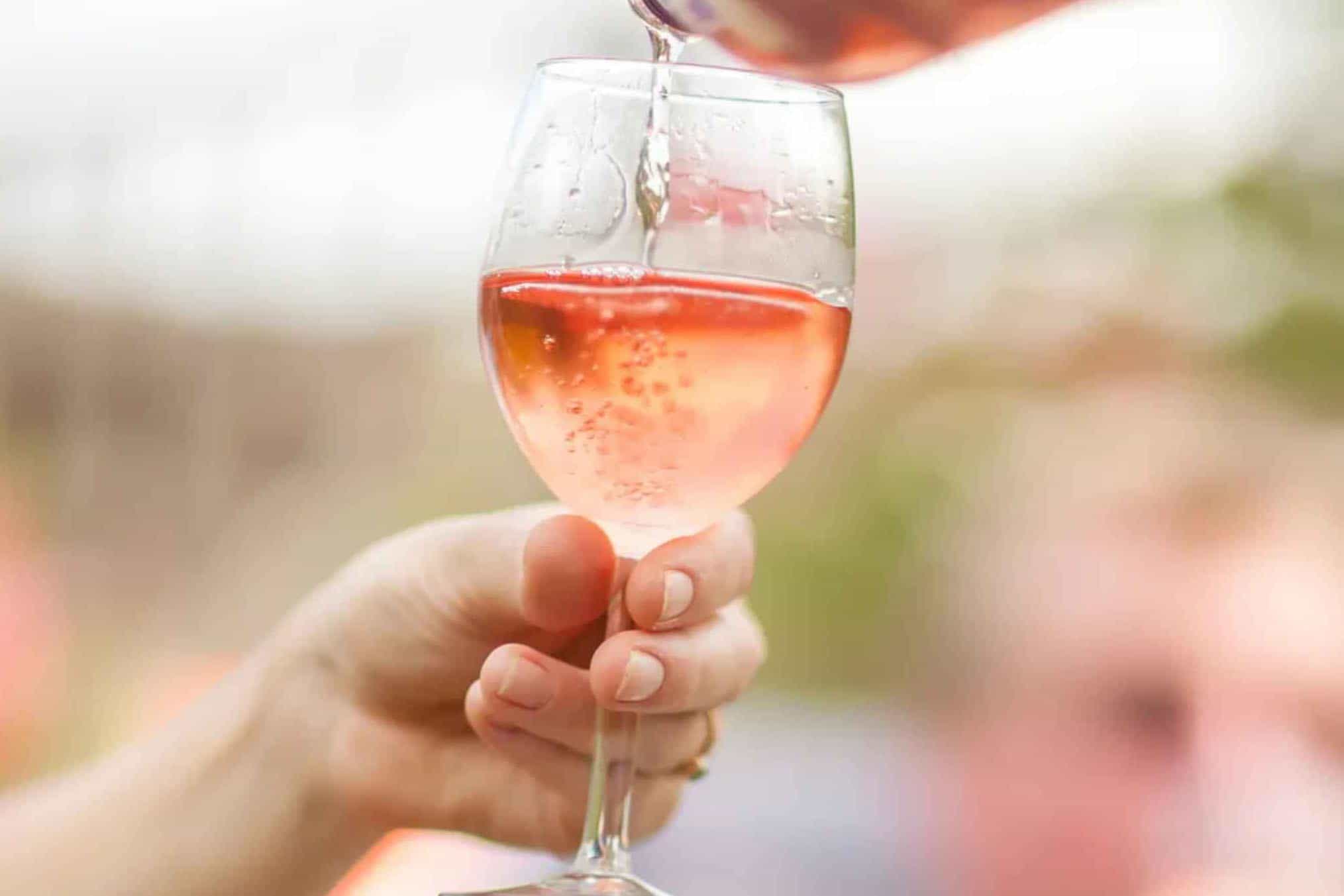 What are the Health Benefits of Blush Wine