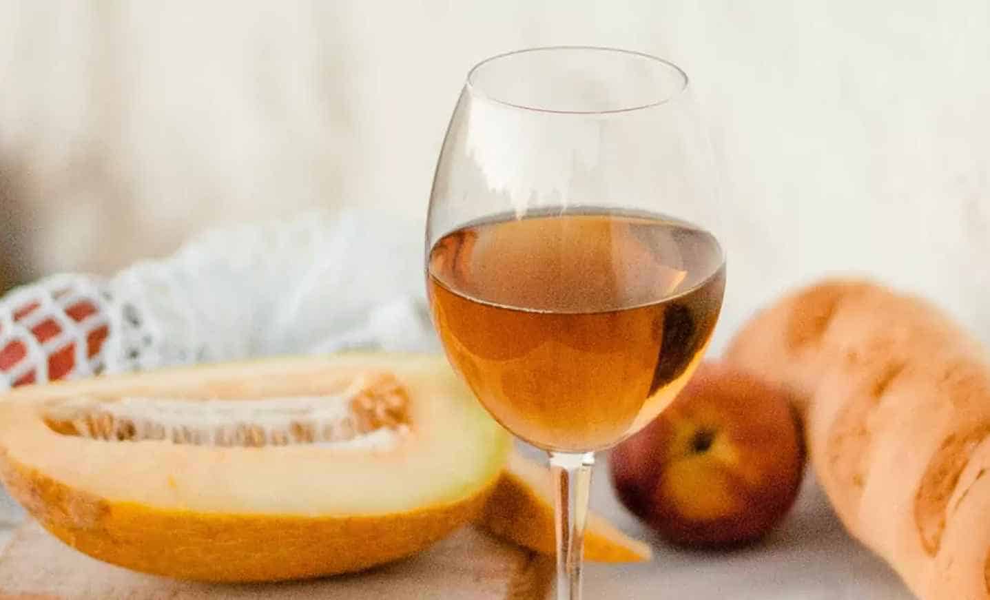 What are the health benefits of peach wine