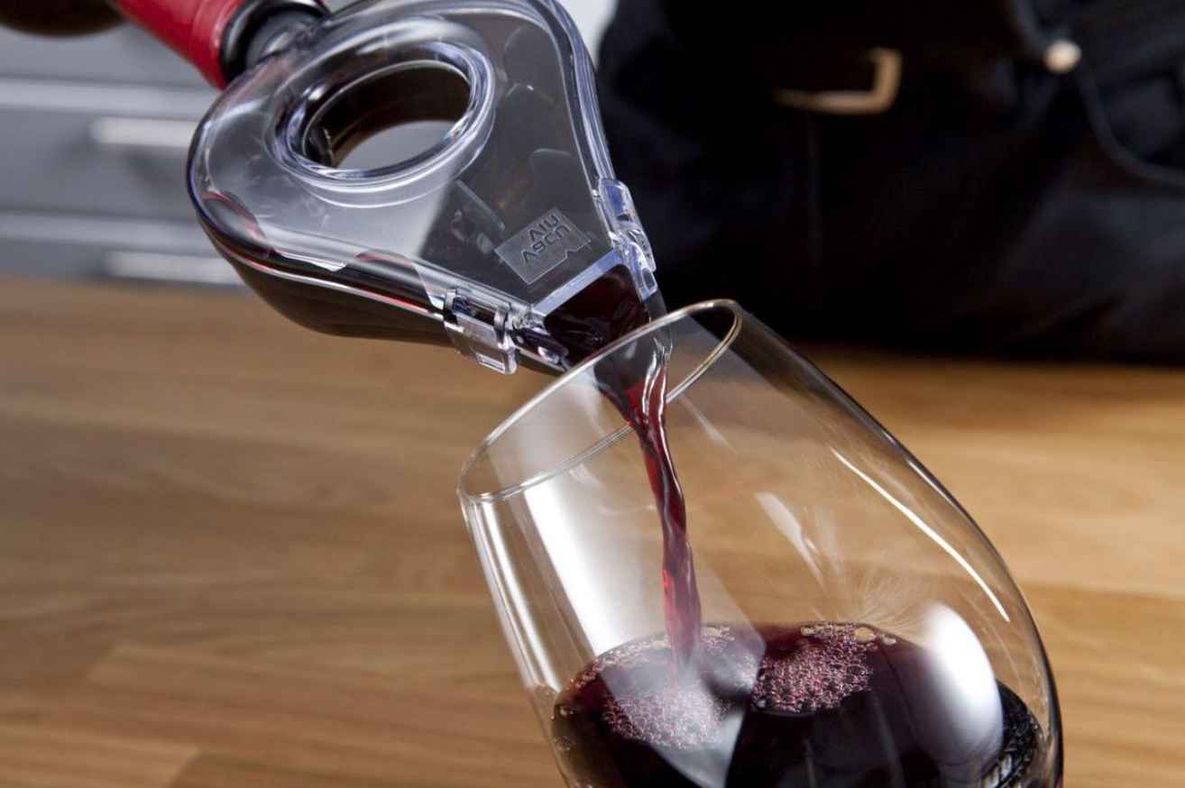 What Does a Wine Aerator Do?