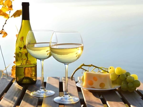 15 Popular Italian White Wines You Should Try