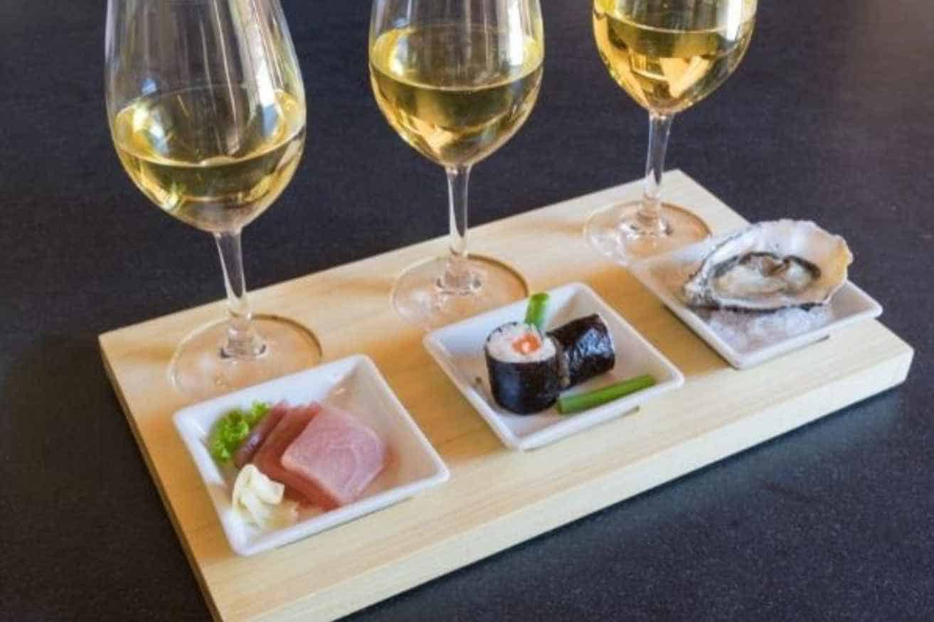 Hotate Sashimi + Albariño or Pinot Grigio