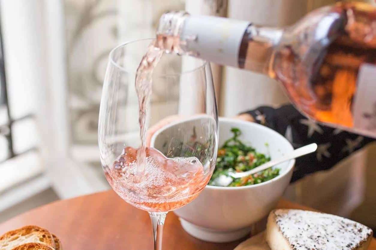 How to Serve Rose Wine